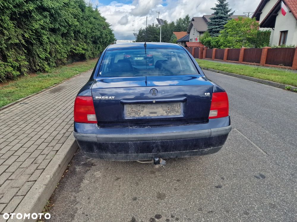 VW Passat b5 sedan przedlift 1.8 20v ADR skrzynia DHZ lakier LN5Y na części - 4
