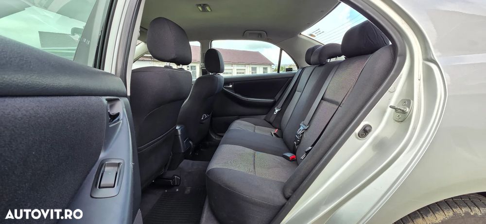 Toyota Corolla 1.6 Sdn. Xellence - 14