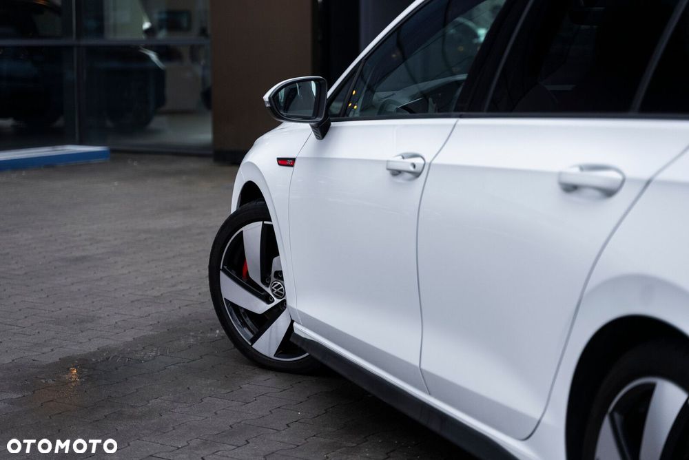 Volkswagen Golf - 31