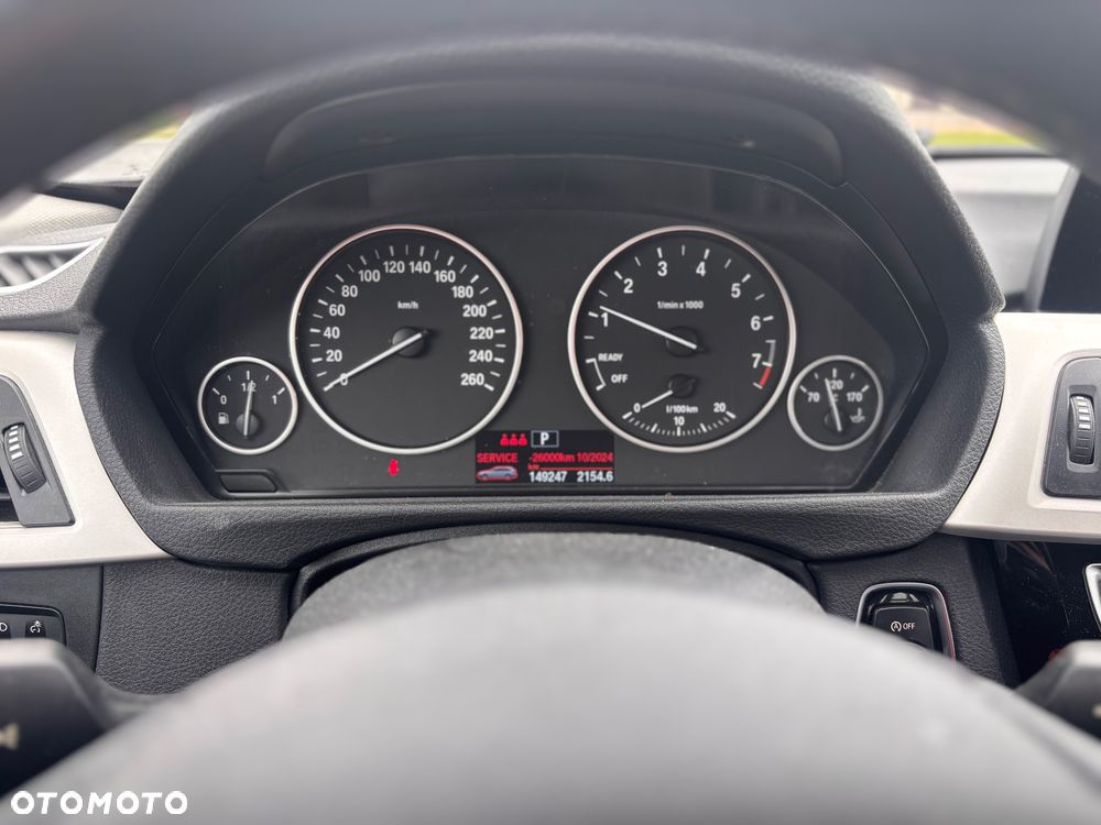 BMW Seria 3 318i Luxury Line - 13