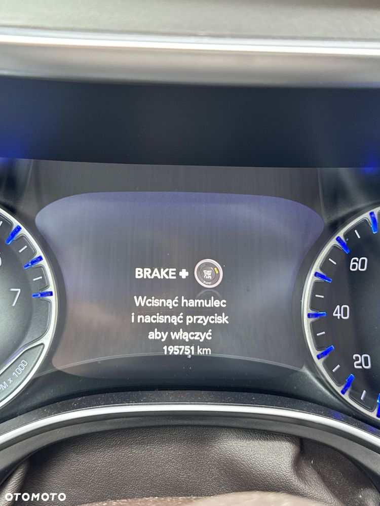 Chrysler Pacifica - 8
