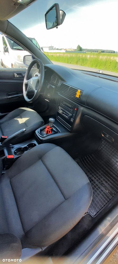Volkswagen Passat - 12