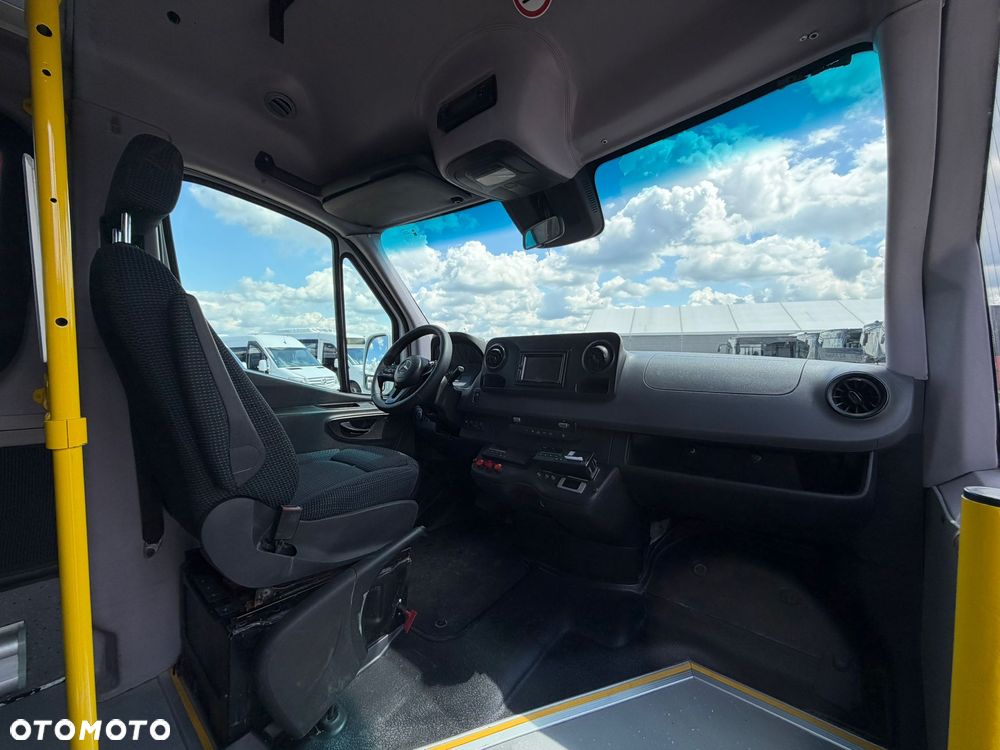 Mercedes-Benz Sprinter 519 - 18
