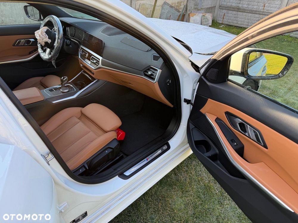 BMW Seria 3 318i M Sport sport - 12