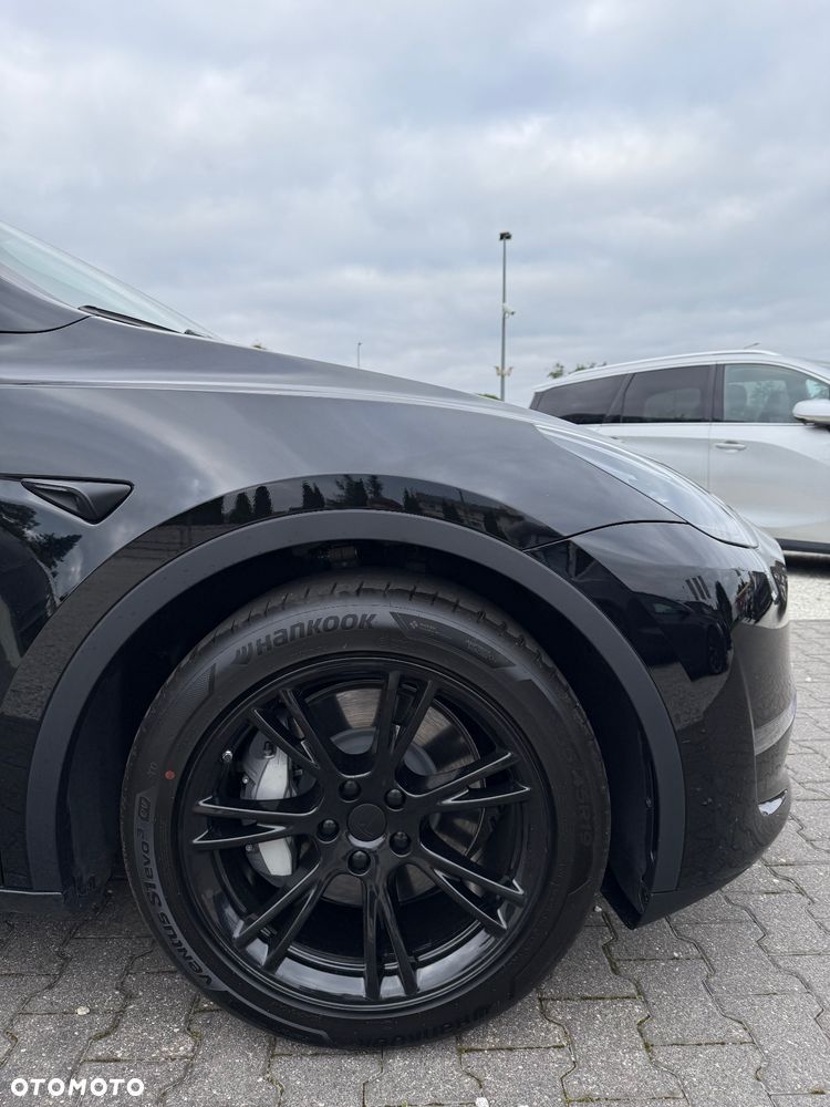 Tesla Y Long Range AWD - 9