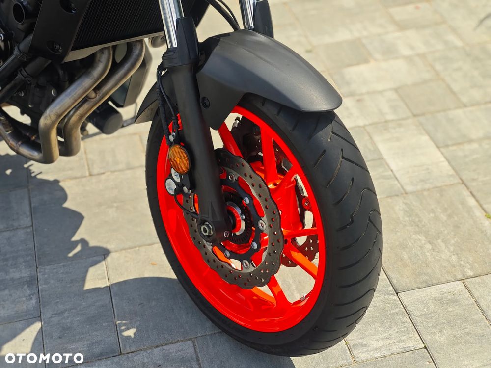 Yamaha MT - 33
