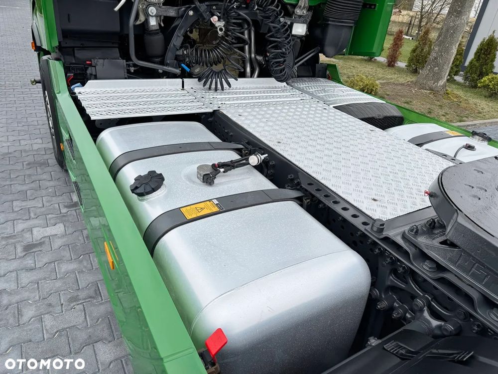 Mercedes-Benz ACTROS 1851 GIGA SPACE / ACC /SALONKA / NAVIGACJA / DWA ŁÓŻKA - 22