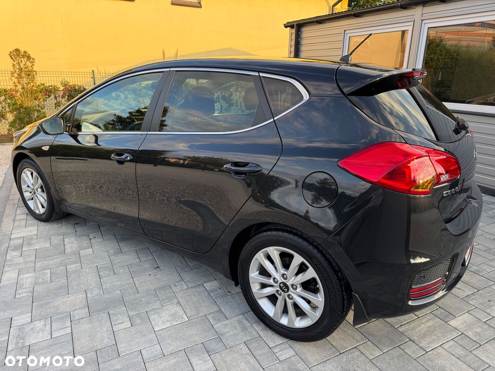 Kia Ceed 1.4 CVVT Dream-Team Edition - 17