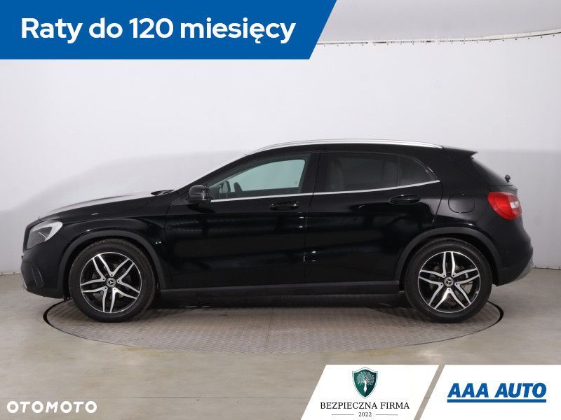 Mercedes-Benz GLA - 4