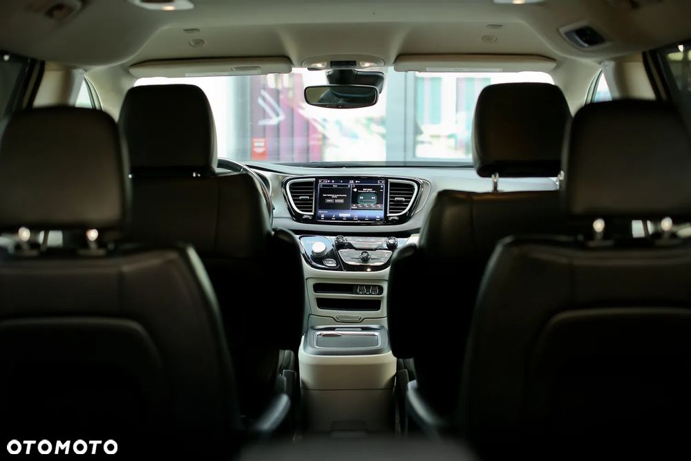 Chrysler Pacifica - 24