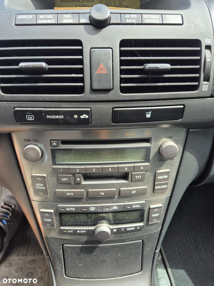 Toyota Avensis 2.0 D-4D - 7
