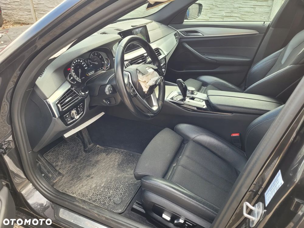 BMW Seria 5 520d xDrive Sport Line - 13
