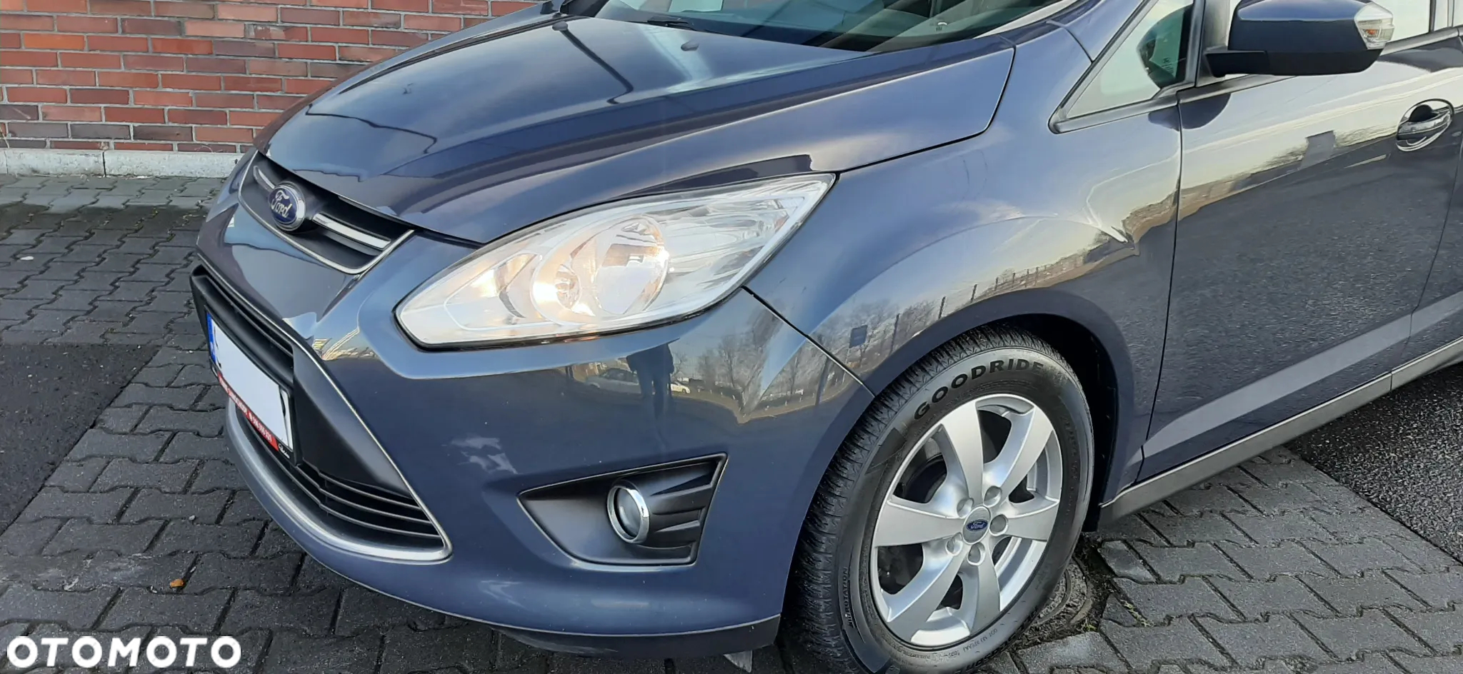 Ford Grand C-MAX - 25