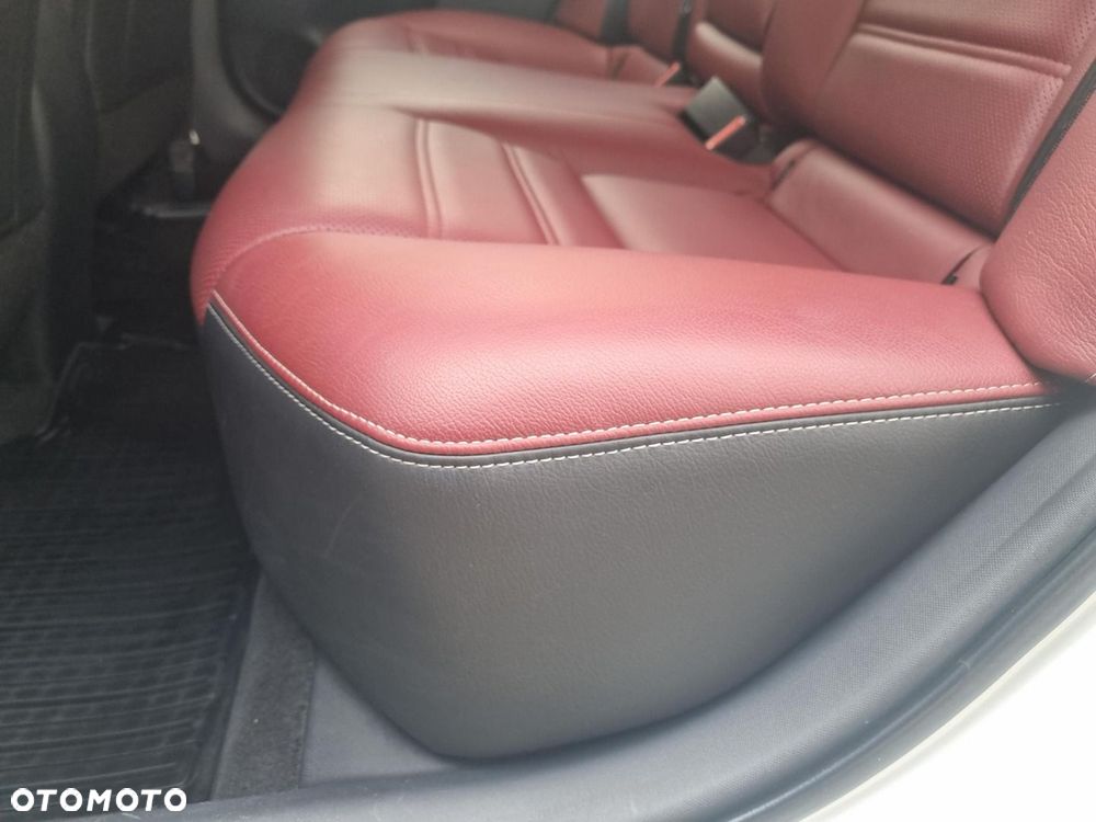 Toyota Avensis 1.8 Selection MS - 24