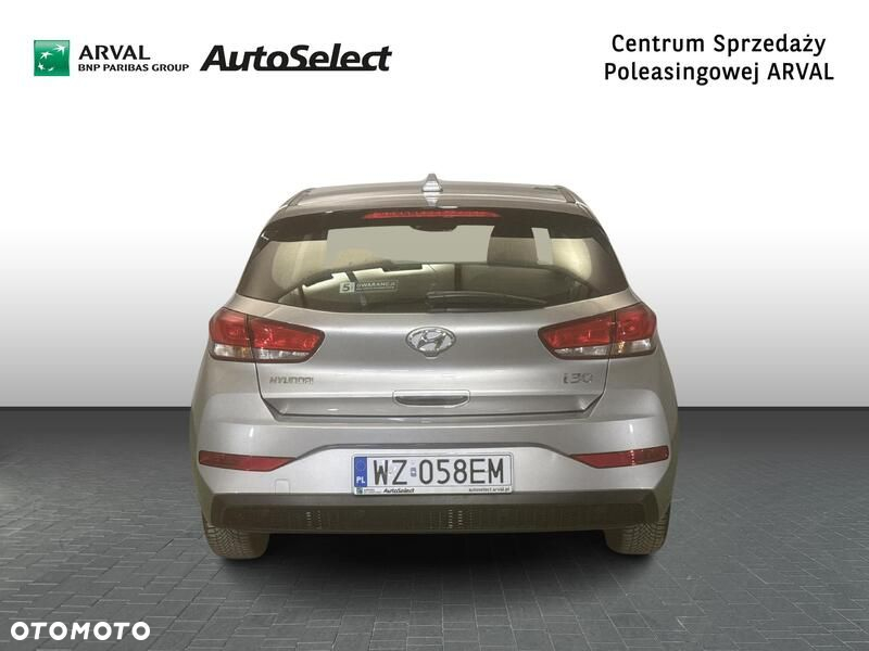 Hyundai i30 1.5 DPI Classic + - 5