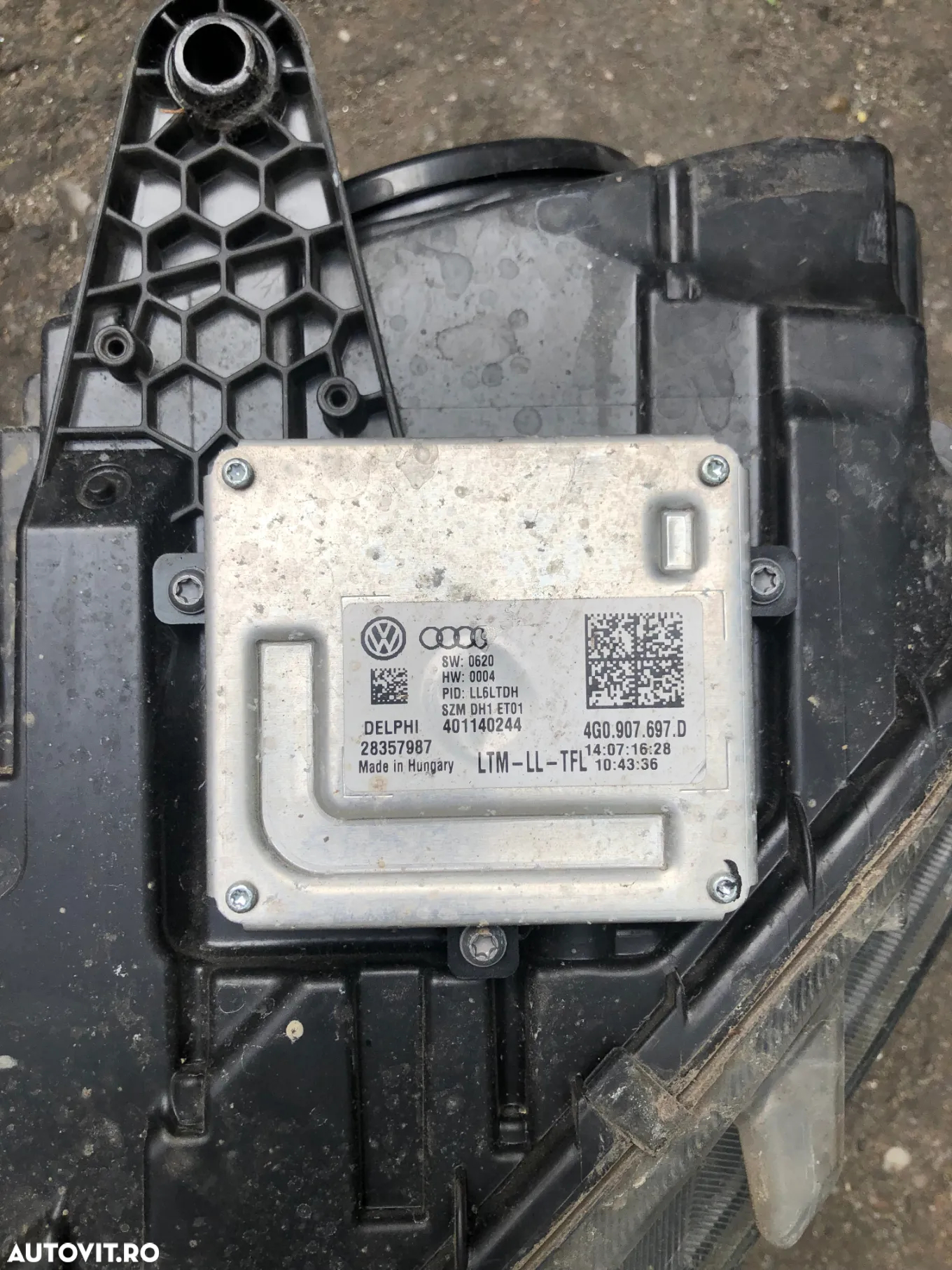 Far dreapta Skoda Octavia 3 xenon led 2016 - 13