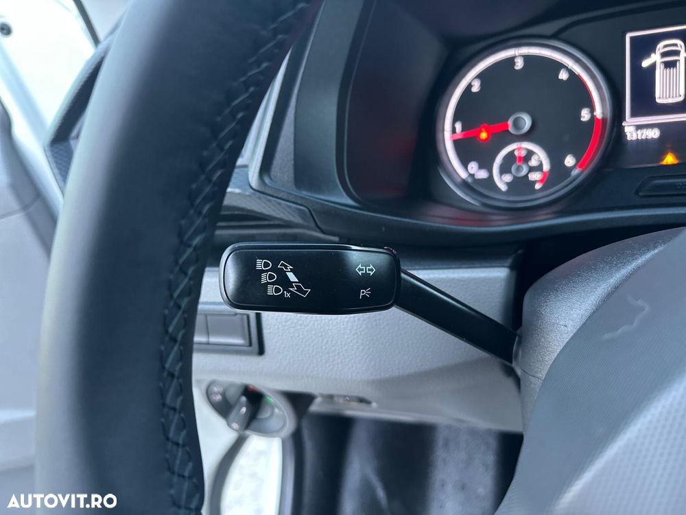 Volkswagen Transporter - 24