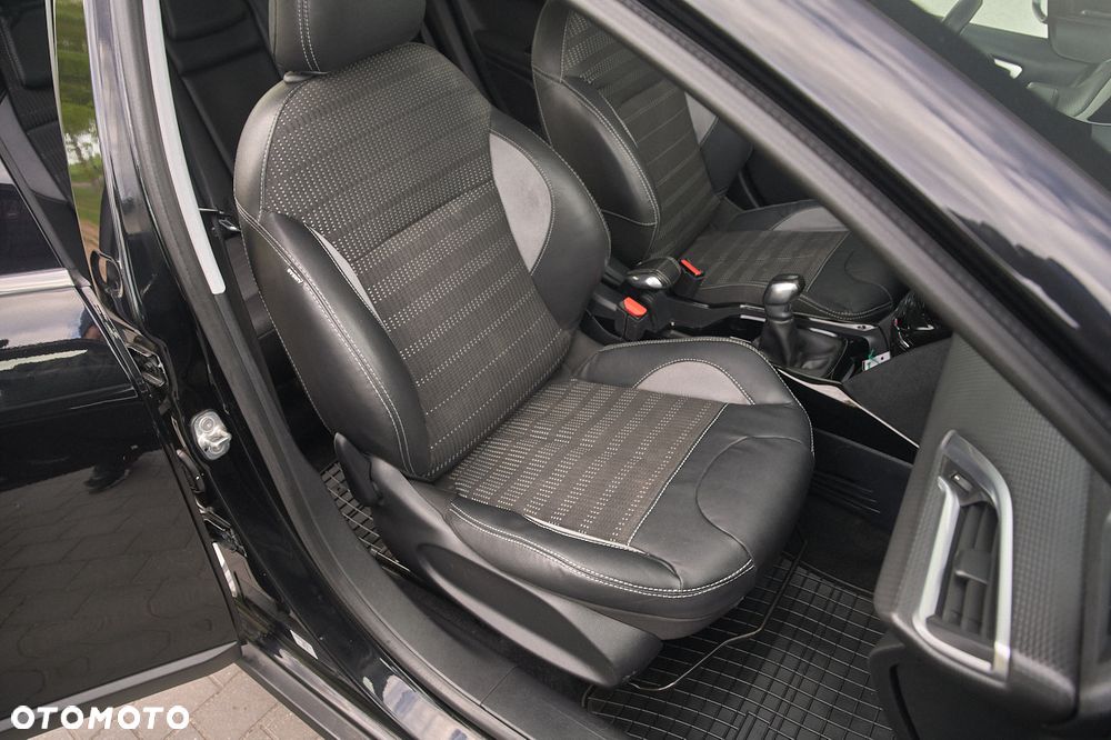 Peugeot 2008 1.6 BlueHDi Allure - 21