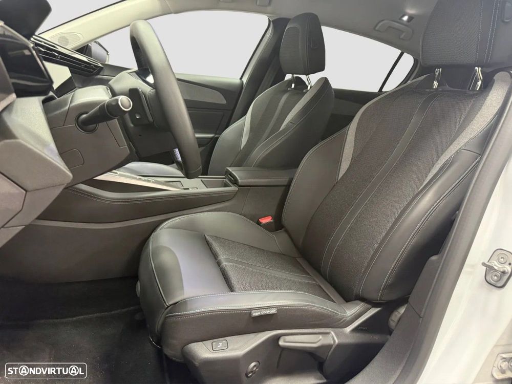 Peugeot 308 1.2 PureTech Allure EAT8 - 8