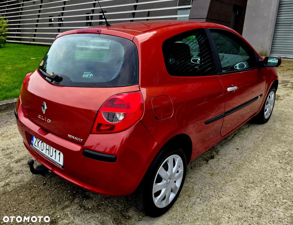 Renault Clio 2006 photo 4