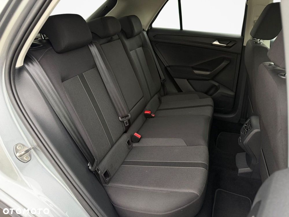 Volkswagen T-Roc - 21