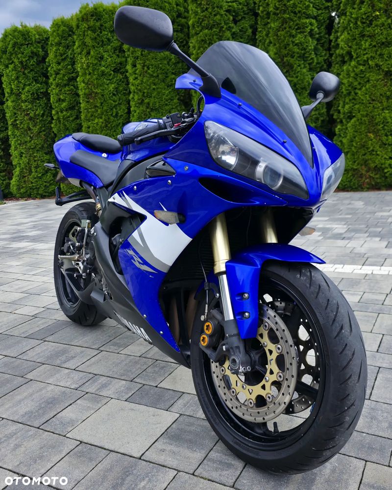 Yamaha R1 - 1