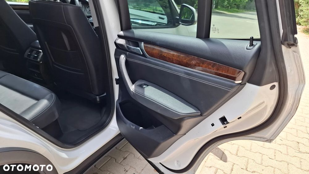 BMW X3 xDrive28i Sport-Aut xLine - 26