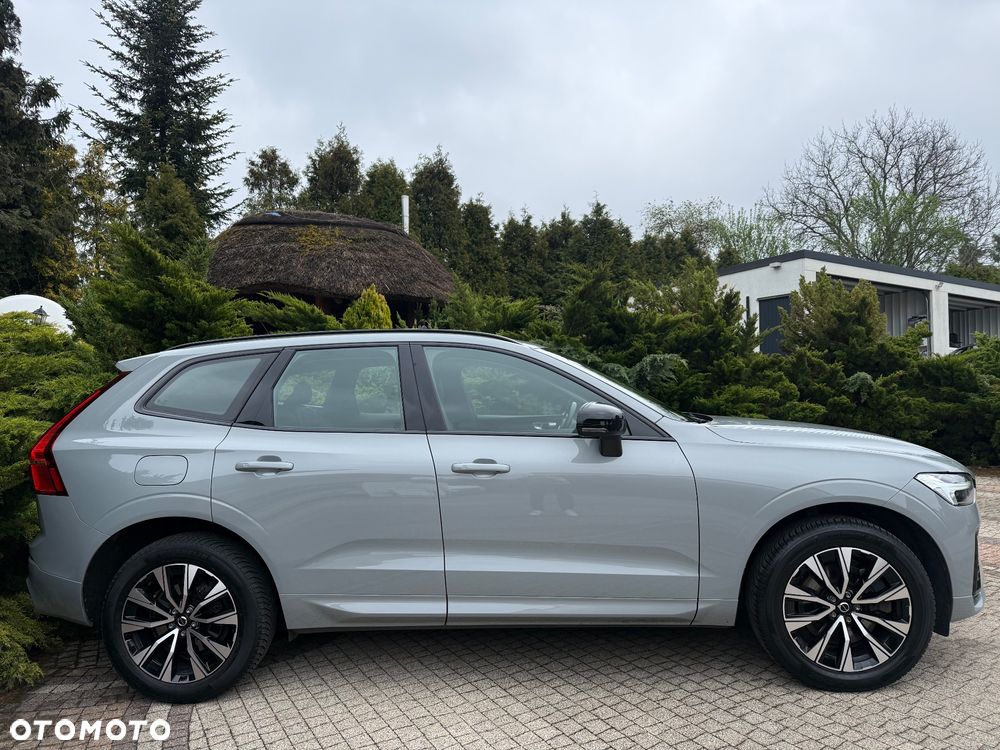 Volvo XC 60 B4 D Plus Dark - 8