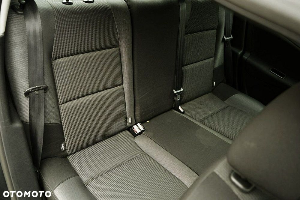Peugeot 207 - 21