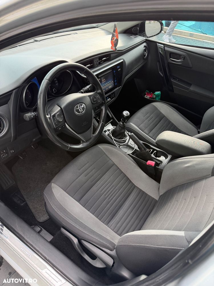 Toyota Auris 1.4 D-4D Cool - 5