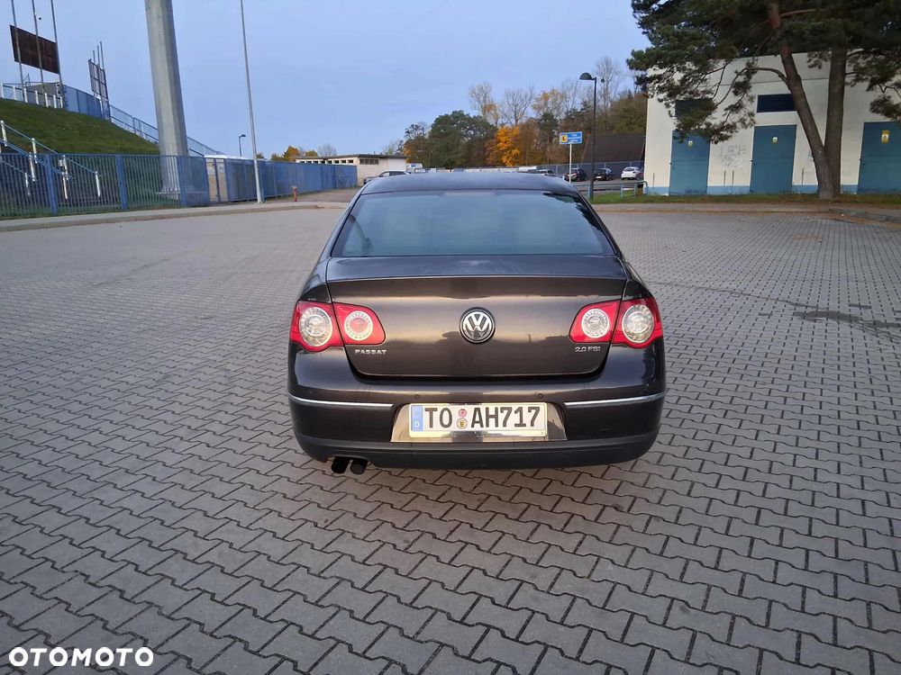 Volkswagen Passat - 5
