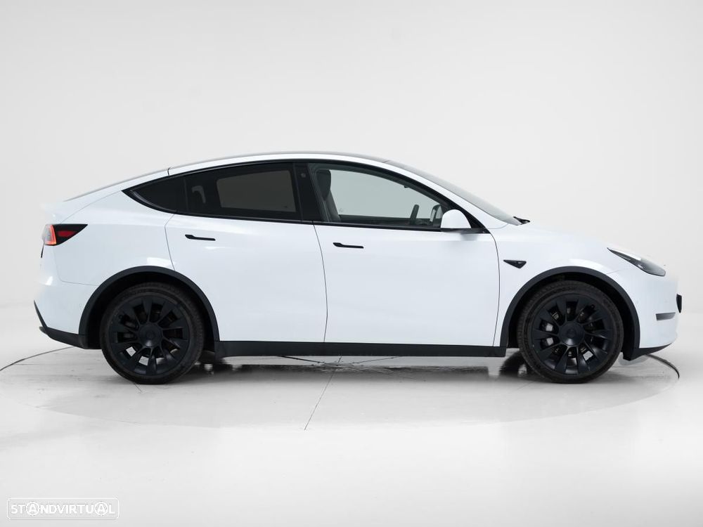 Tesla Model Y Long Range Dual Motor AWD - 3