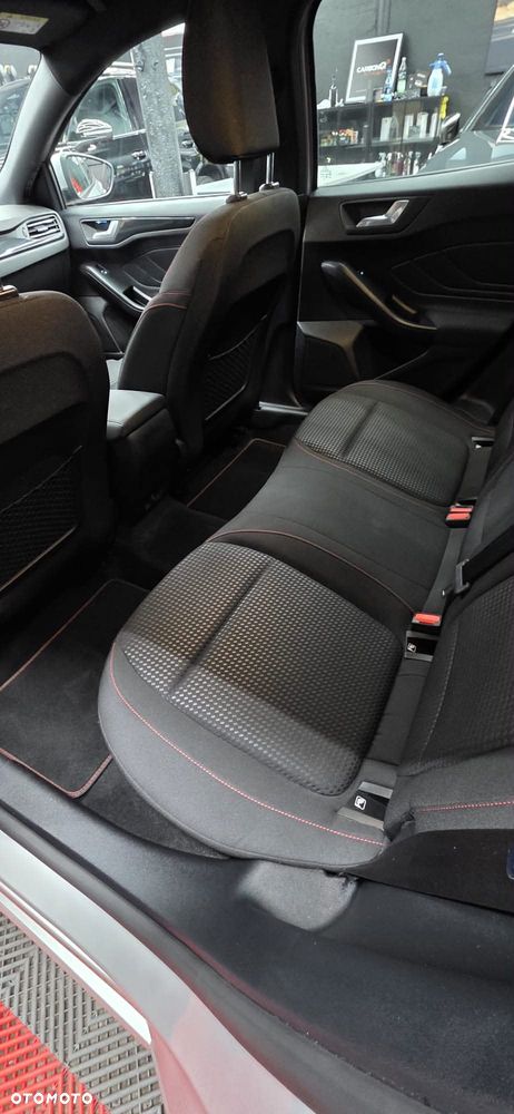 Ford Focus 1.0 EcoBoost mHEV ST-Line X - 17