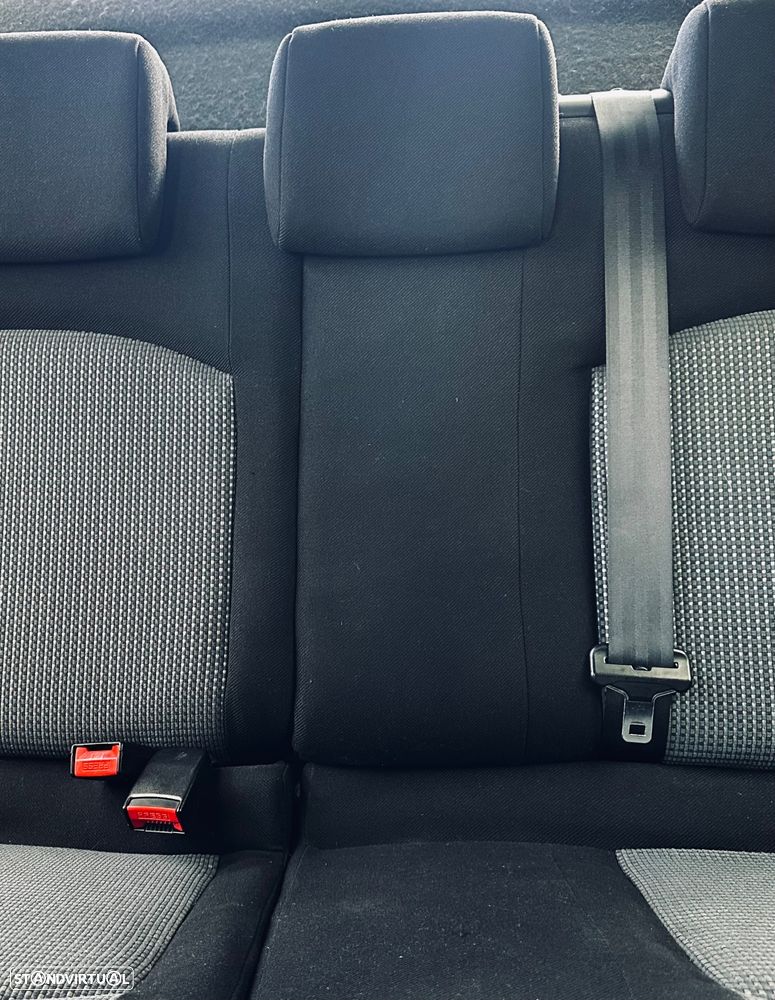 Peugeot 206 1.1 XT - 25