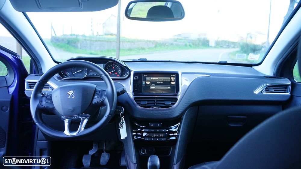 Peugeot 2008 1.2 PureTech Style - 14