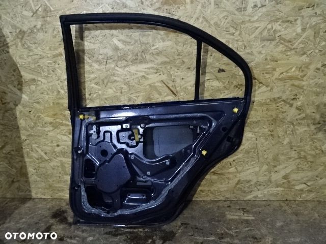 DRZWI PRAWE TYLNE TYŁ MITSUBISHI CARISMA HB 5D A47 - 6