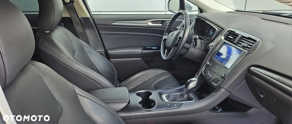 Ford Mondeo 2.0 Hybrid Titanium - 23