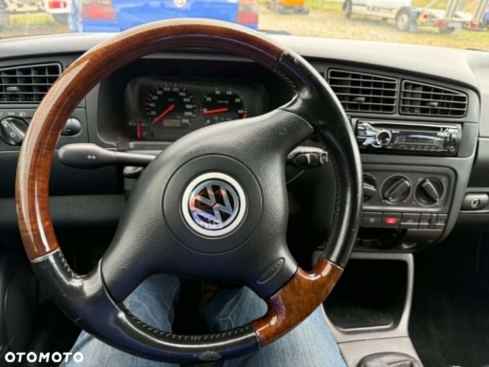 Volkswagen Golf - 4