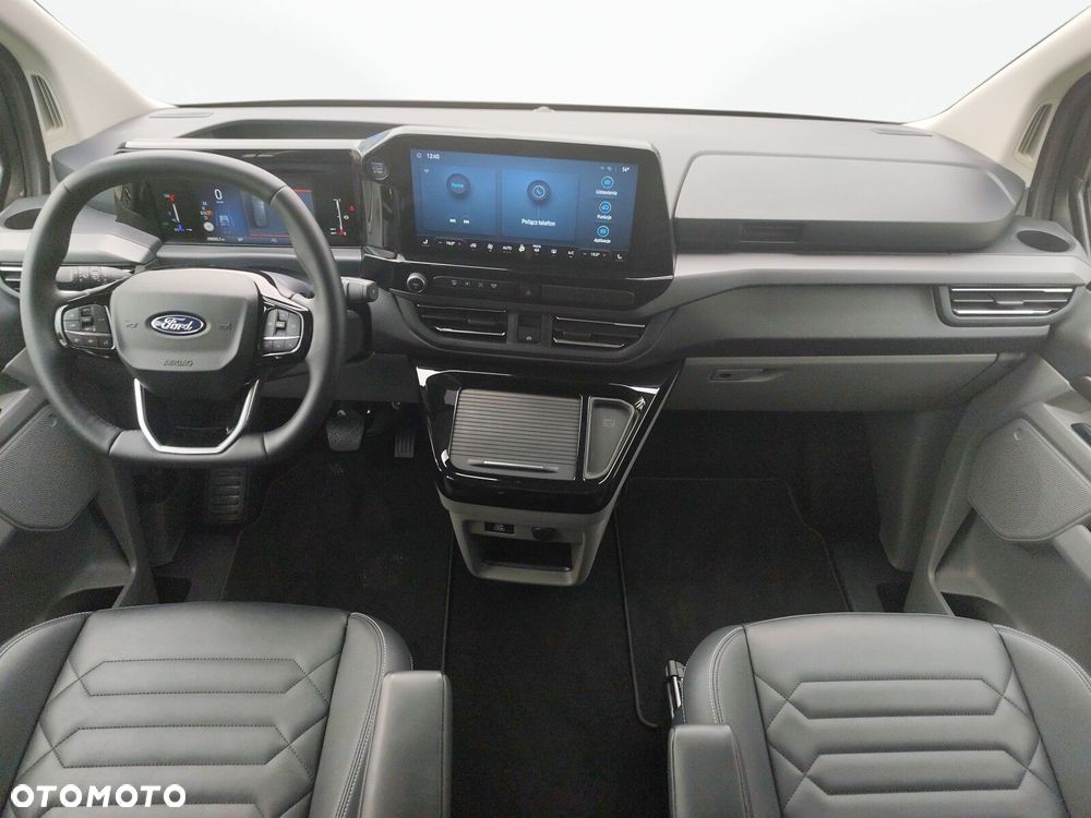Ford Tourneo Custom - 23