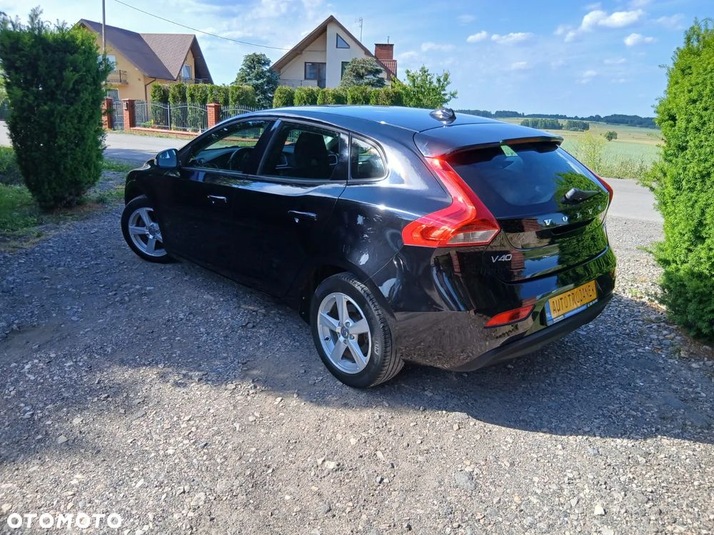 Volvo V40 D2 Momentum - 4