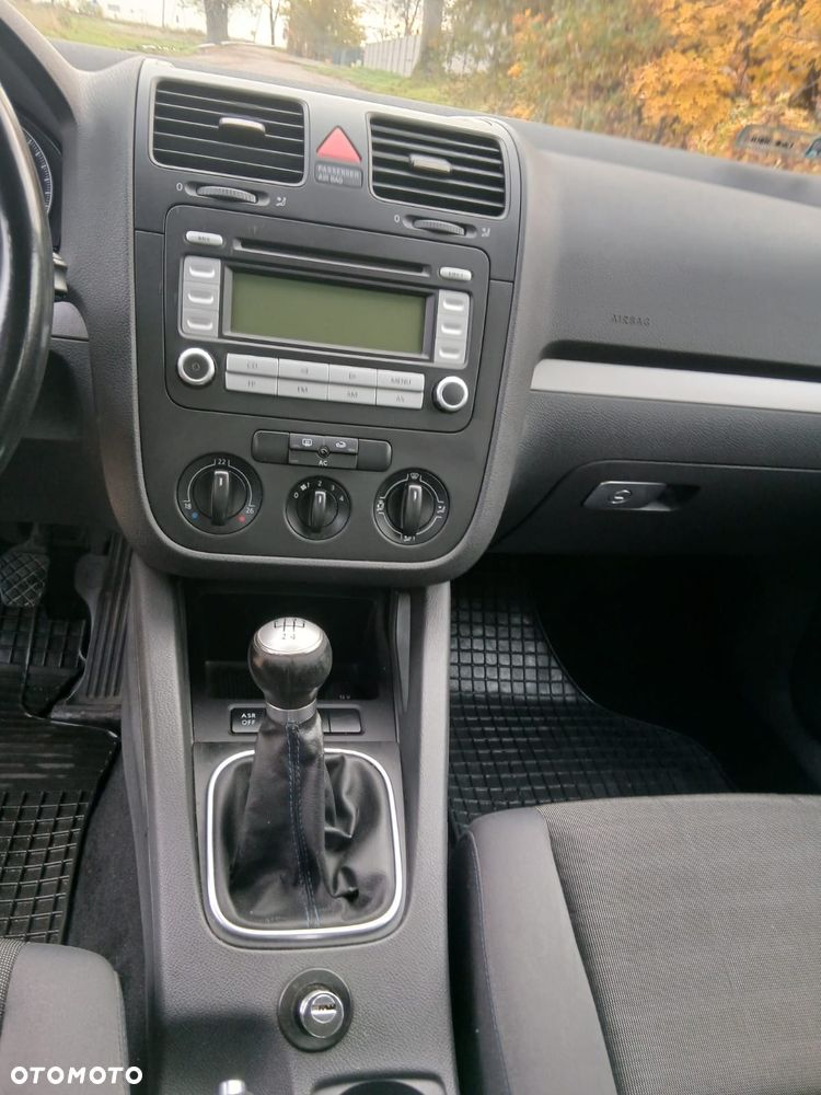 Volkswagen Golf - 11