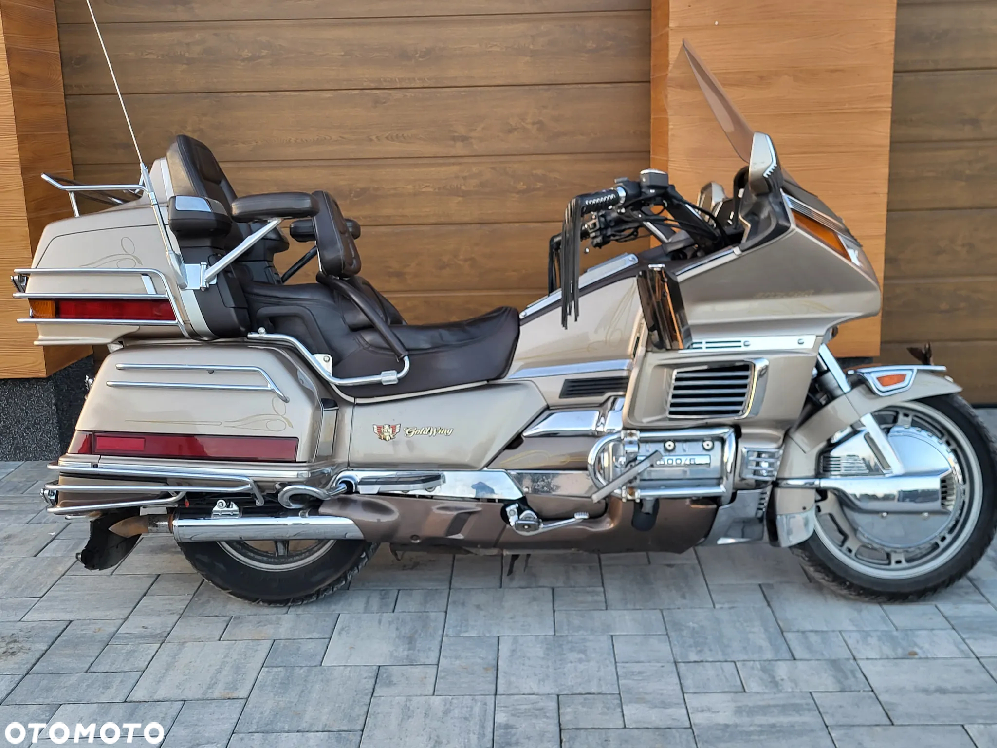 Honda GL - 16