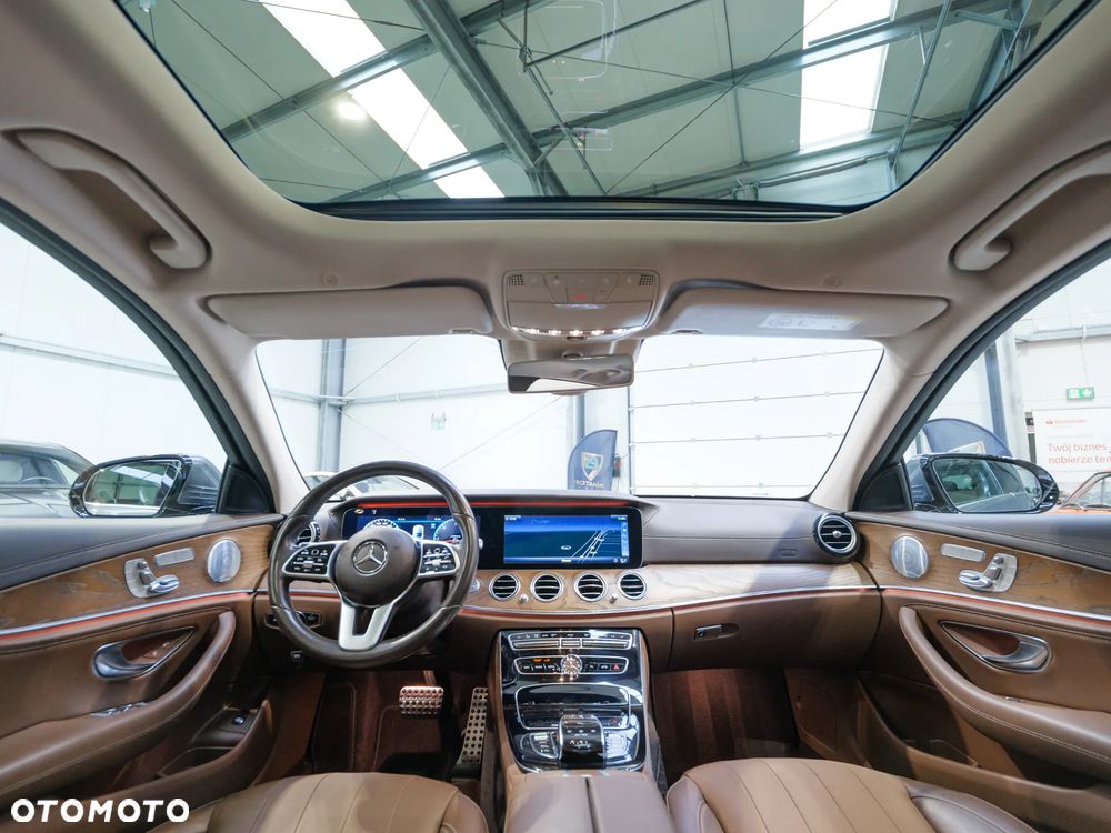 Mercedes-Benz Klasa E 220 d 4-Matic All-Terrain - 15