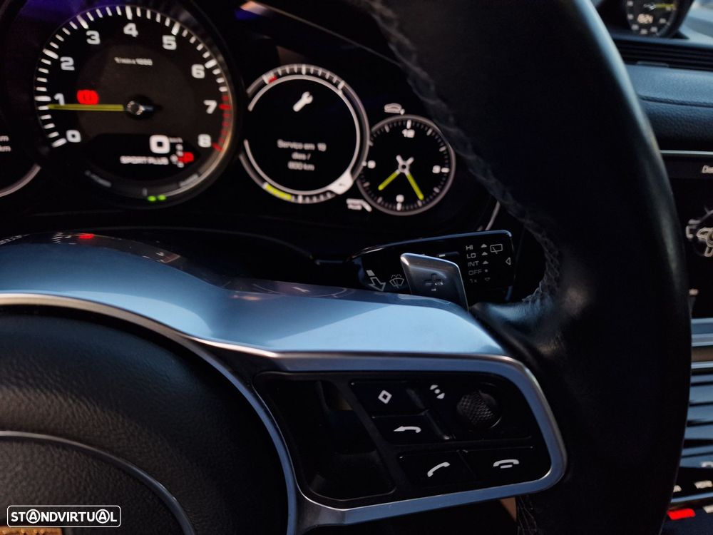 Porsche Panamera 4 E-Hybrid - 23