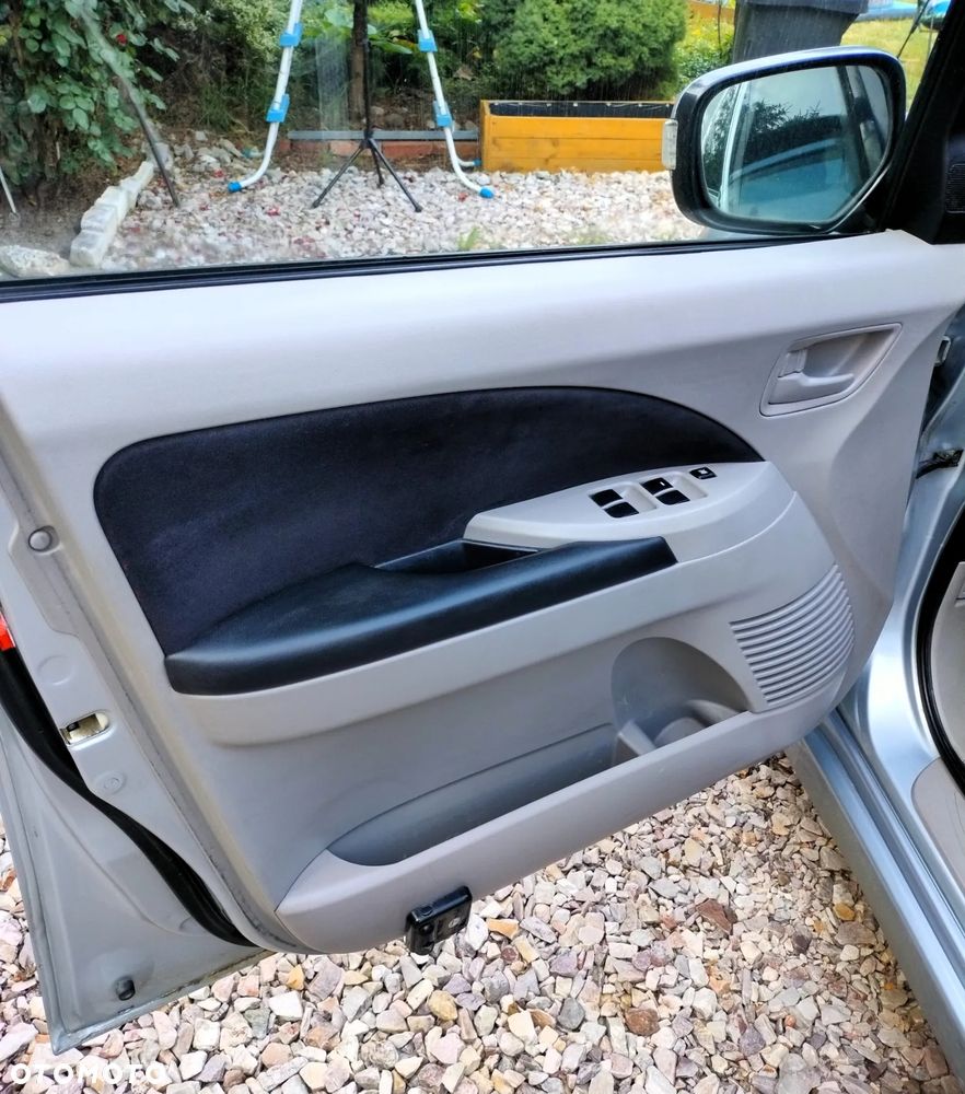 Mitsubishi Grandis - 28