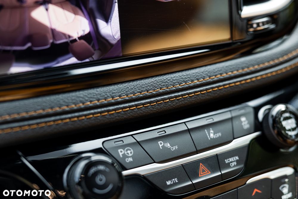 Chrysler Pacifica - 30