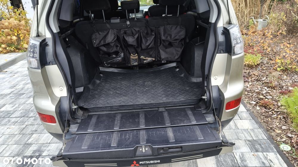 Mitsubishi Outlander - 8
