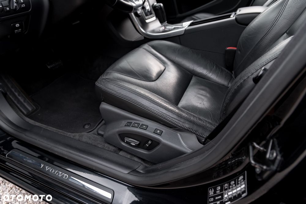 Volvo V60 T6 AWD Geartronic Summum - 17