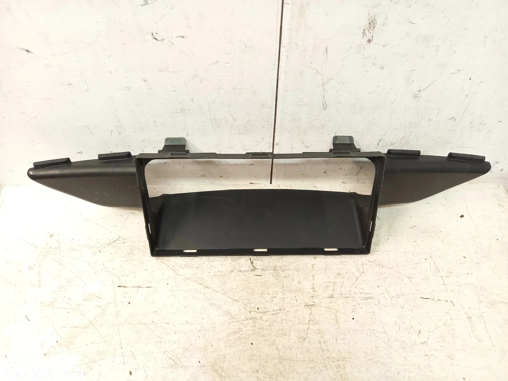 Porsche Cayman Boxter 718 982 żaluzja tunel powietrza maskownica kierownica - 3