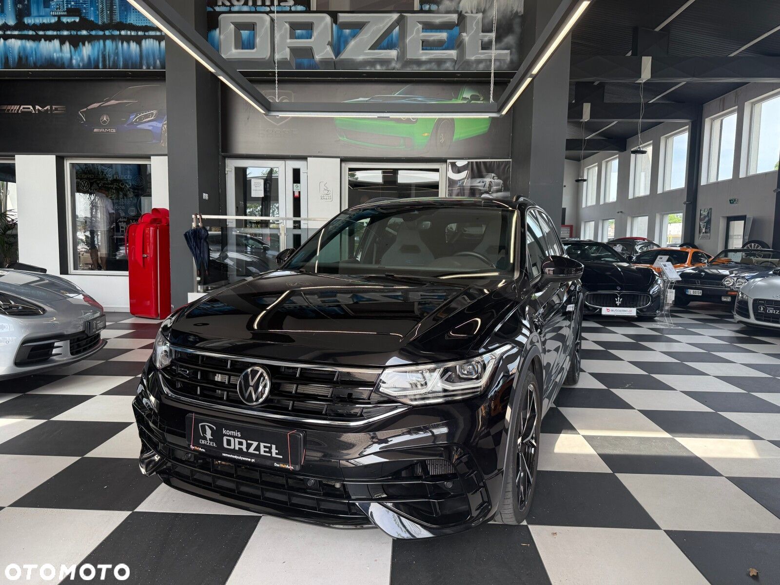 Volkswagen Tiguan - 1